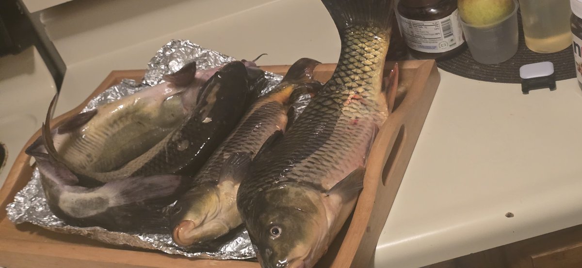 Before I started kwebereramu can you imagine all my local foods stuff came from Rwanda? For fish I now go to the lake myself. You would buy matooke,lumonde,Cassava flour,fish all from Rwanda.  And even stores (markets) are for Banyarwanda. Gashumba nebwatulekanira. Sometimes you