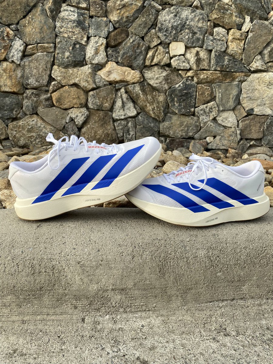 robkaylor5's tweet photo. Quite possibly one of the best running shoes on the market! @adidas has done an outstanding job with the Evo SL. 
#adidasevosl #runningshoes #runner #halfmarathon https://t.co/mxMCU3xXT3