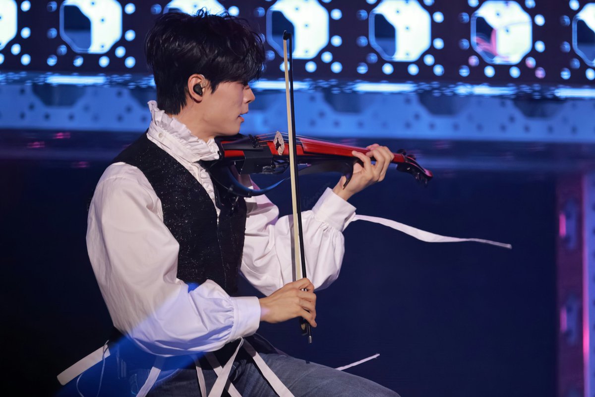 너무 왕자님같았어..
#루시 #예찬 #선콘서트 #루시드라인