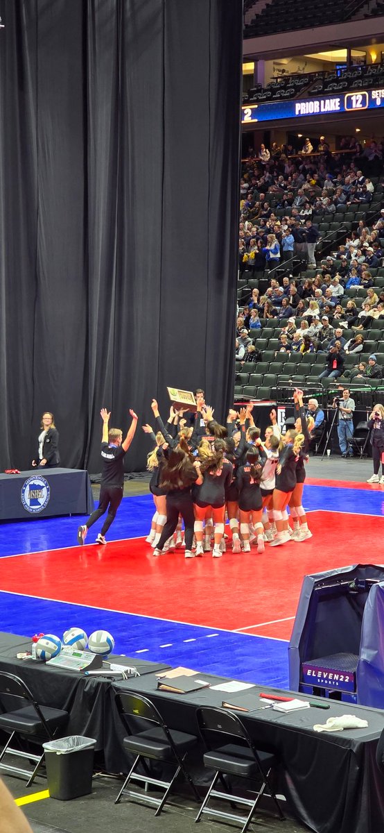 alanellingson5's tweet photo. For a Minnesota record 10th time, your Marshall Tigers are State Volleyball Champions! https://t.co/IdIEXvJbMW