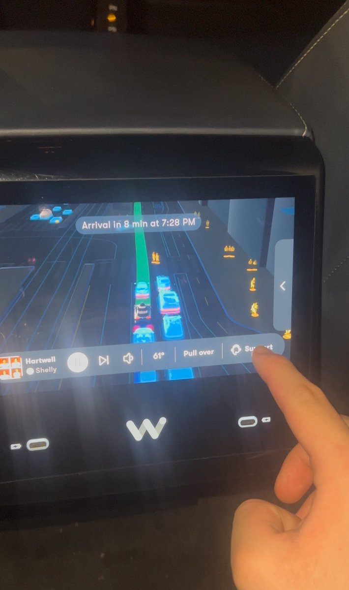 kylecompute's tweet image. Forcing the waymo support agent to talk to me because I&apos;m bored 

A jester must dance for his king