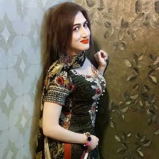 UrbanKingX89's tweet image. तेरी आवाज़ में वो सुकून है,
जो हर थकान मिटा दे,
तेरी मौजूदगी में वो जादू है,
जो ज़िंदगी को महका दे।
#PureRomance #SoftVibes #PyarKaAsar