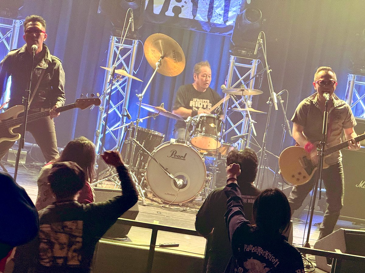 Ryock_n_Ryoll11's tweet photo. 2025/11/8 O.K.FESTIVAL vol.3
@ 新居浜ジャンドール
#BEATTHEWAKE
#GOSTRAIGHT
#BOKKIGUN
#GANGZINGLOO
イケオジ祭りだったね👏👏
おれも負けないよなかっこいい漢になる😎✨️
#ryochancamera 今回これだけ😇 おつ https://t.co/wRWyYyK7lo