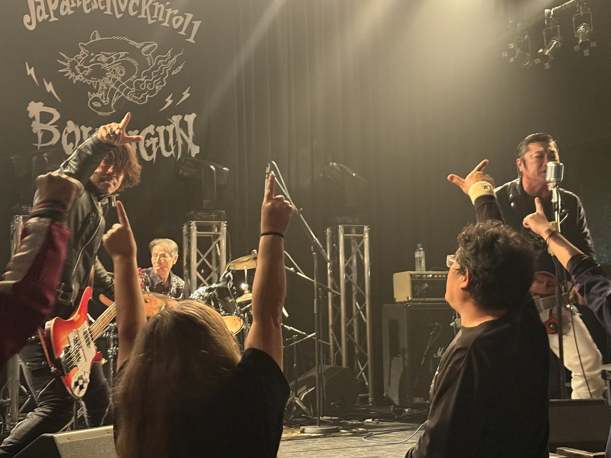 Ryock_n_Ryoll11's tweet photo. 2025/11/8 O.K.FESTIVAL vol.3
@ 新居浜ジャンドール
#BEATTHEWAKE
#GOSTRAIGHT
#BOKKIGUN
#GANGZINGLOO
イケオジ祭りだったね👏👏
おれも負けないよなかっこいい漢になる😎✨️
#ryochancamera 今回これだけ😇 おつ https://t.co/wRWyYyK7lo