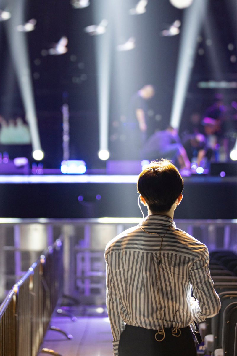 【20251108｜伯远FM0211电台】 

ไฟเวทีค่อย ๆสว่างขึ้น รอคุณเข้าใกล้💚

🦋 BOYUAN LIVE TOUR 2025 “SO FAR SO CLOSE สถานี Shenzhen

🔗weibo.com/7567150661/523…

#伯远 #BoYuan #ป๋อหย่วน
#伯远远在眼前巡回演唱会