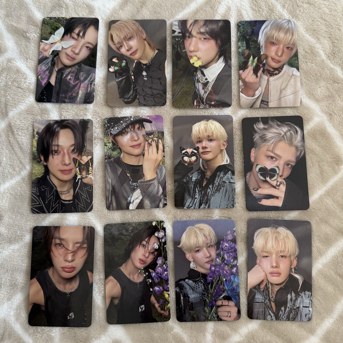 lilly123725's tweet photo. &amp;TEAM Back to Life トレカ交換
BREATH ver. GAZE ver.トレカ フォトシート Mini CD-R ver.

【譲】画像参照 リプに繋げます
KR発送weverseオフラインサイン特典
アクリルチャーム ラキドロ
EJ FUMA K JO HARUA TAKI MAKI NICHOLAS YUMA

【求】シリアル

#andTEAM交換 #andTEAM_交換 https://t.co/tpZJJEljd4