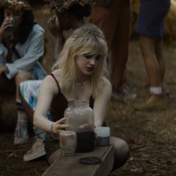 dapperles's tweet image. looking at natalie then tai and van to me she almost #gotit 😔