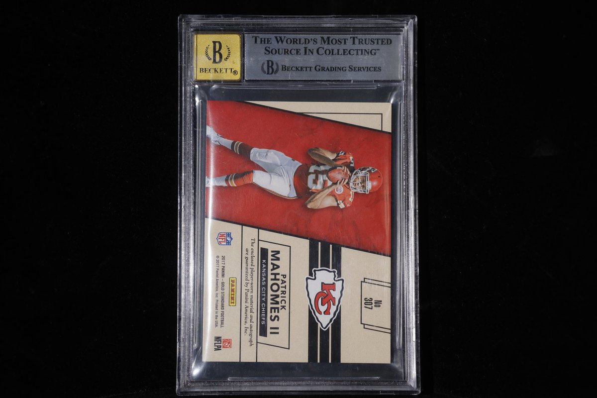 HanlinTheUnique's tweet photo. Patty Mahomes rookie year Gold Standard looking for new owner.
#patrickmahomes #patty #mahomes #nfl #football #tradingcards #sportscards https://t.co/oM2lVkobOs