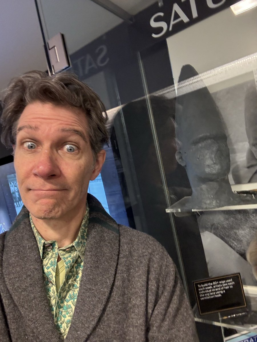 Joe_Amodio's tweet image. Yep, that’s me and a model #Conehead on display here at @30rock Am doing live audio description for @nbcsnl and host @nikkiglaser is gonna rock tonight! #a11y #audiodescription @descriptivevideo