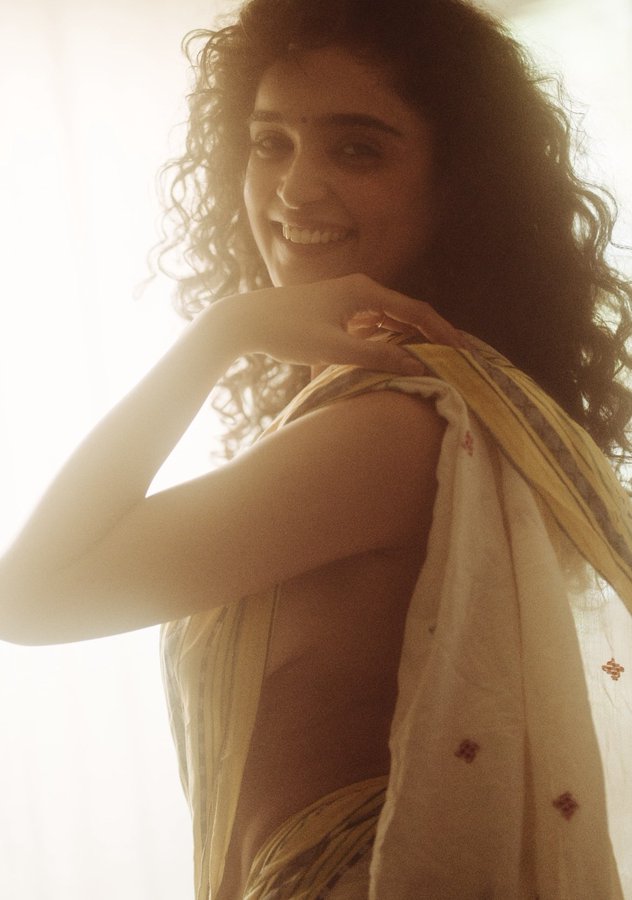 G5SId2TbIAM4uH6?format=jpg&name=900x900