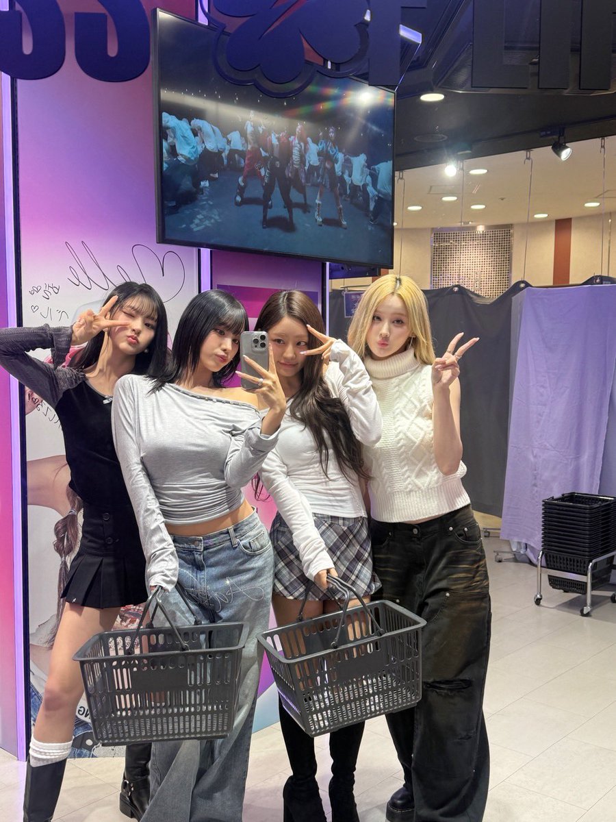 📷]KISS OF LIFEがPOPUPストアに来店しました~💋 一日ショップ店員