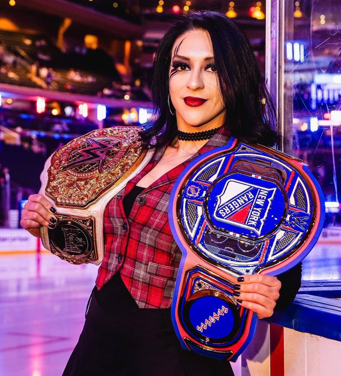 StephVaquerFans's tweet image. Stephanie Vaquer en el partido del NHL, en el MSG🫶🏼🤩

@Steph_Vaquer ❤️