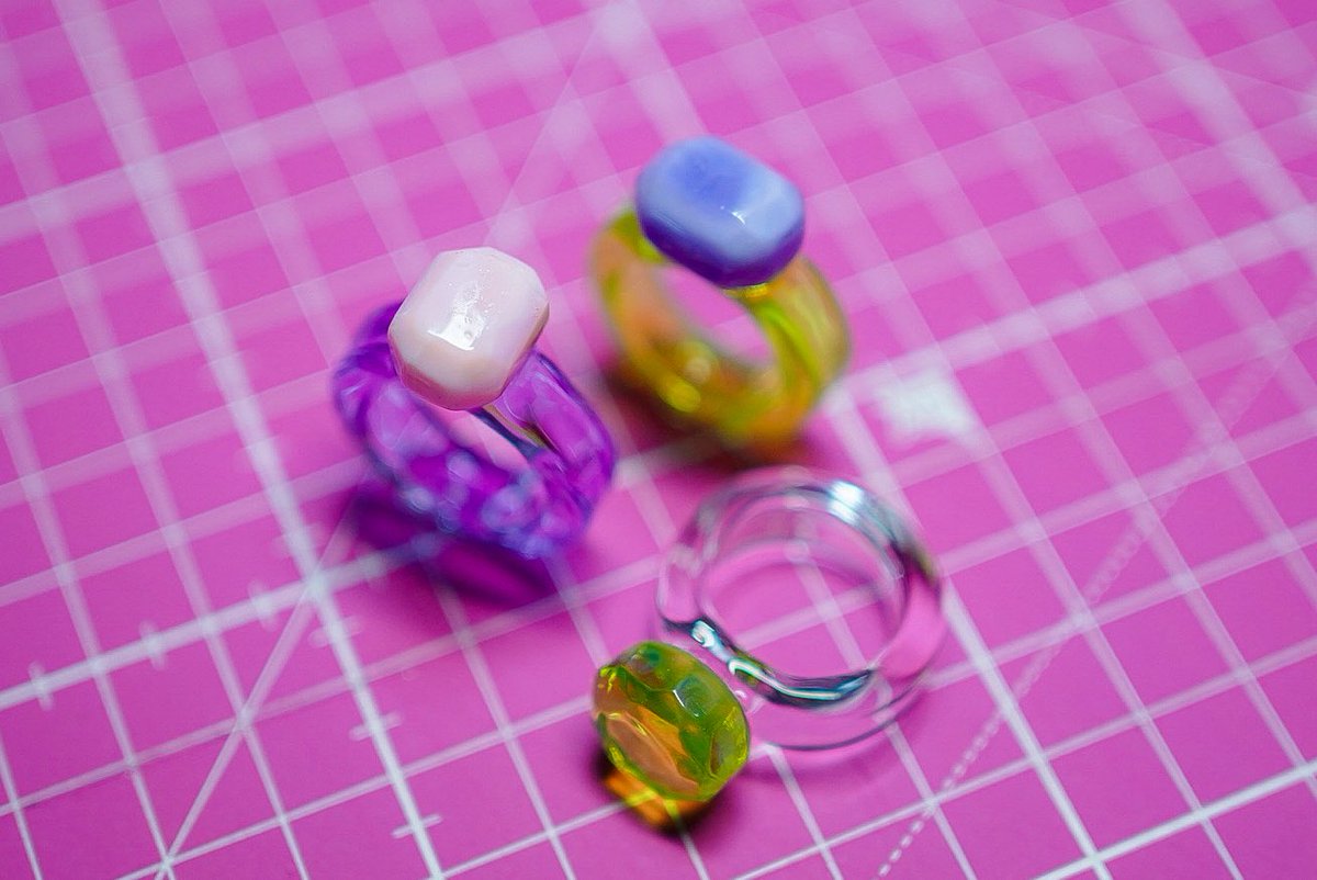 pure_more_me's tweet photo. ガラスで出来た可愛くてファンシーなアクセサリーショップです🫧

♡出展名♡がらすふぁんだーらんど
♡出展日♡両日
♡ブース♡南４Ｆ　P-19

昨年大好評でしたクリームソーダリング🍒やカラフルでキラキラなアイテムをご用意してお待ちしております🧁🩵

@designfesta
#デザフェス62リポスト https://t.co/mOYIzmDUIc