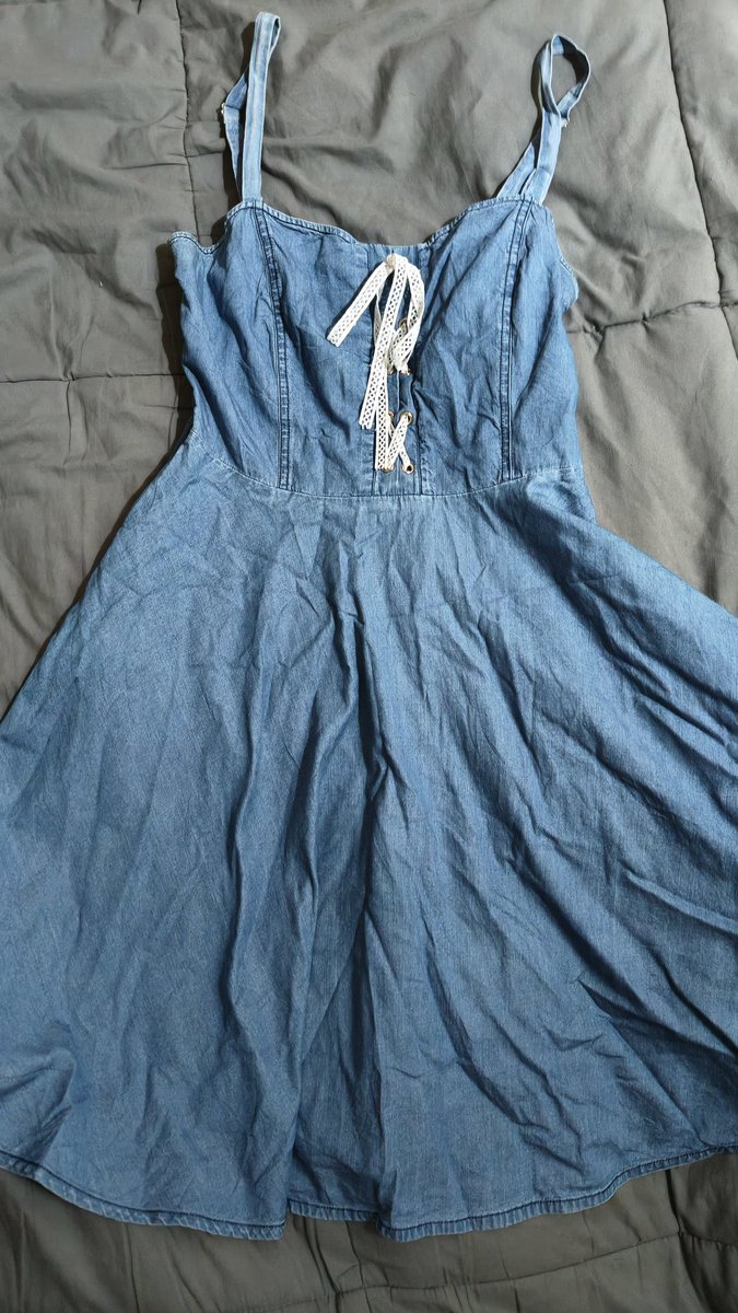 danniii432's tweet photo. ตัวละ 40.-
#เสื้อผ้ามือสอง #ส่งต่อเสื้อผ้ามือสอง #ส่งต่อเสื้อผ้า #ส่งต่อ #โล๊ะตู้เสื้อผ้า https://t.co/MuCqfGZnjR