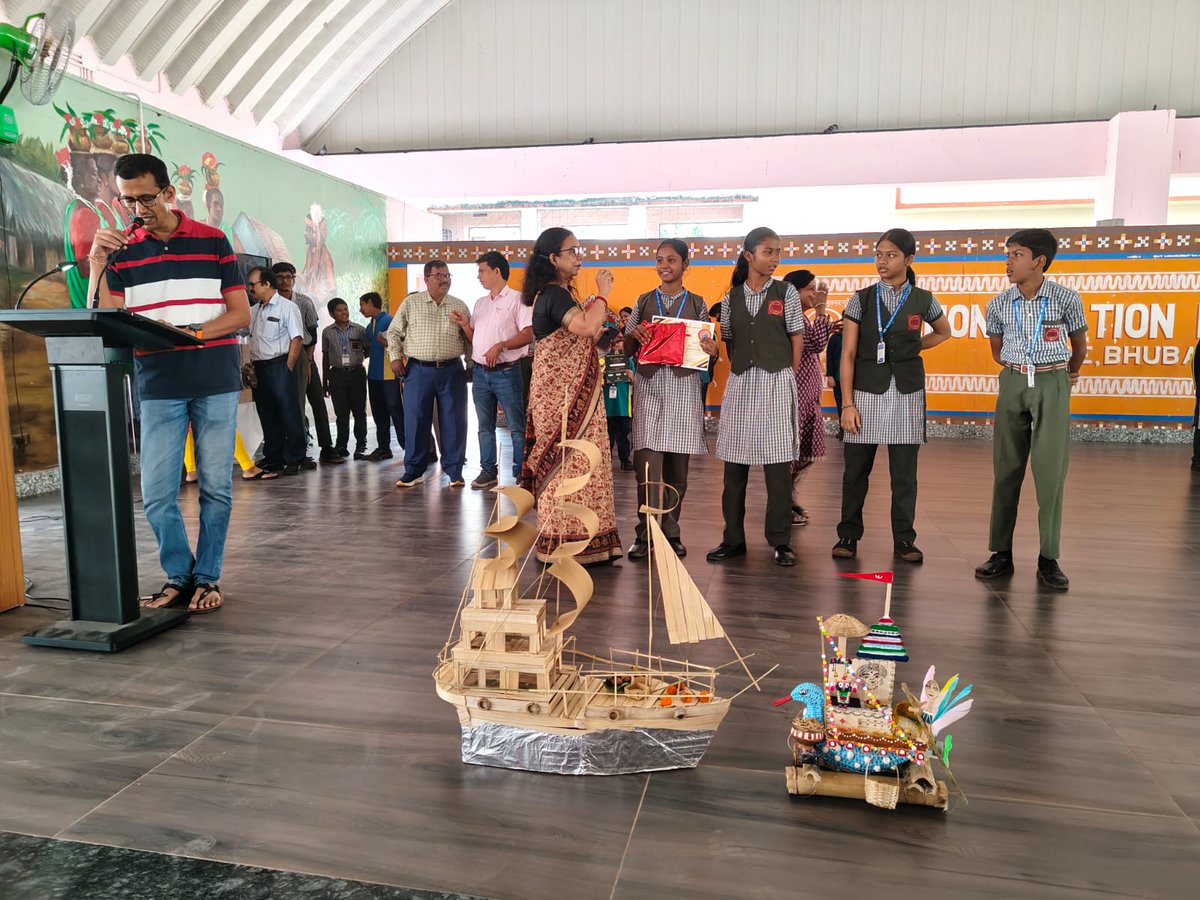 PMShriDMS64BBSR's tweet image. Suranjana Lenka of Class VIII-A secured the 2nd Prize in the Boat Making Demonstration organized by the Regional Science Centre.
#NCERT #NCERTCIET #RIEBBSR #PMSHRIDMSBBSR #REGIONALSCIENCECENTREBBSR #BoatMaking #ProudMoment #StudentParticipation