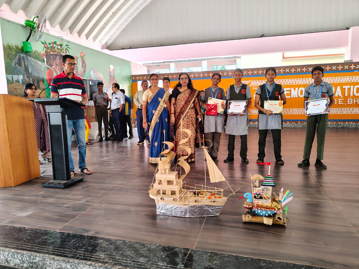 PMShriDMS64BBSR's tweet image. Suranjana Lenka of Class VIII-A secured the 2nd Prize in the Boat Making Demonstration organized by the Regional Science Centre.
#NCERT #NCERTCIET #RIEBBSR #PMSHRIDMSBBSR #REGIONALSCIENCECENTREBBSR #BoatMaking #ProudMoment #StudentParticipation