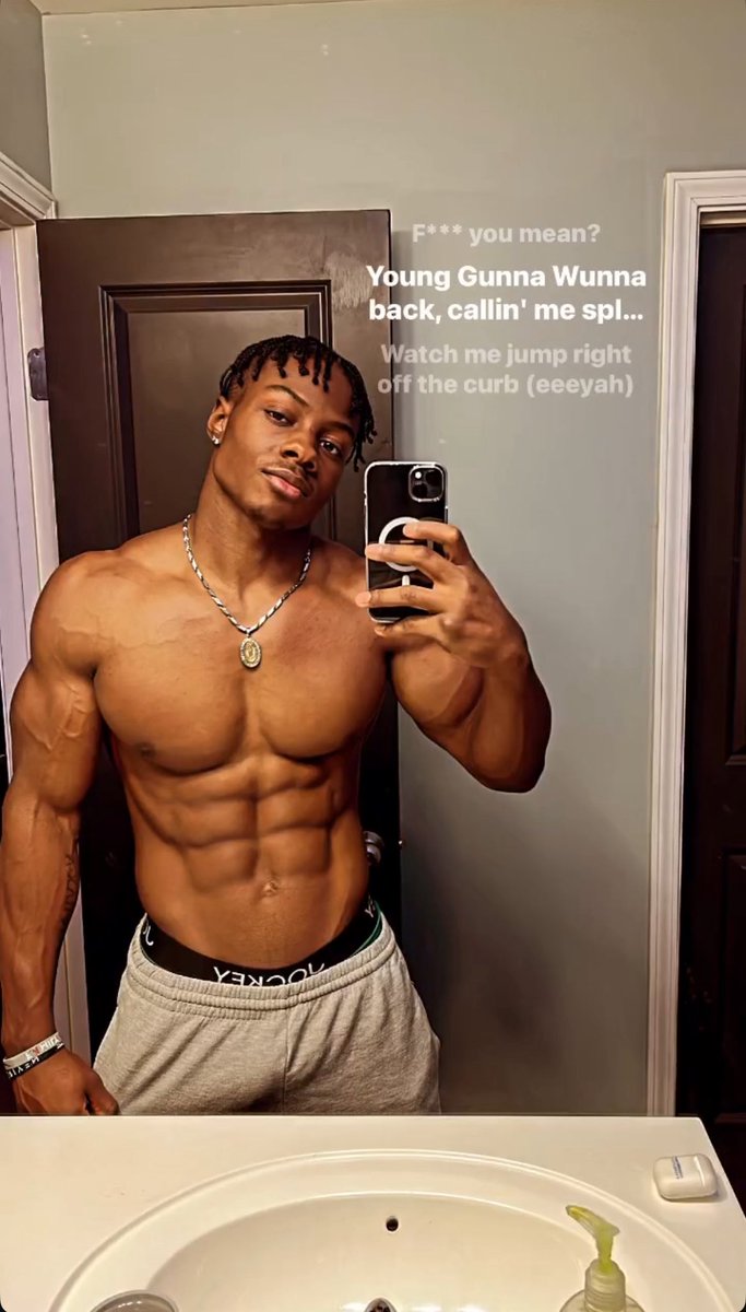 Am I your type?
If a yes! Ryan and get a hard dick picture in your dm

ONLY Bottom🌈🌈🌈🥶  retweet