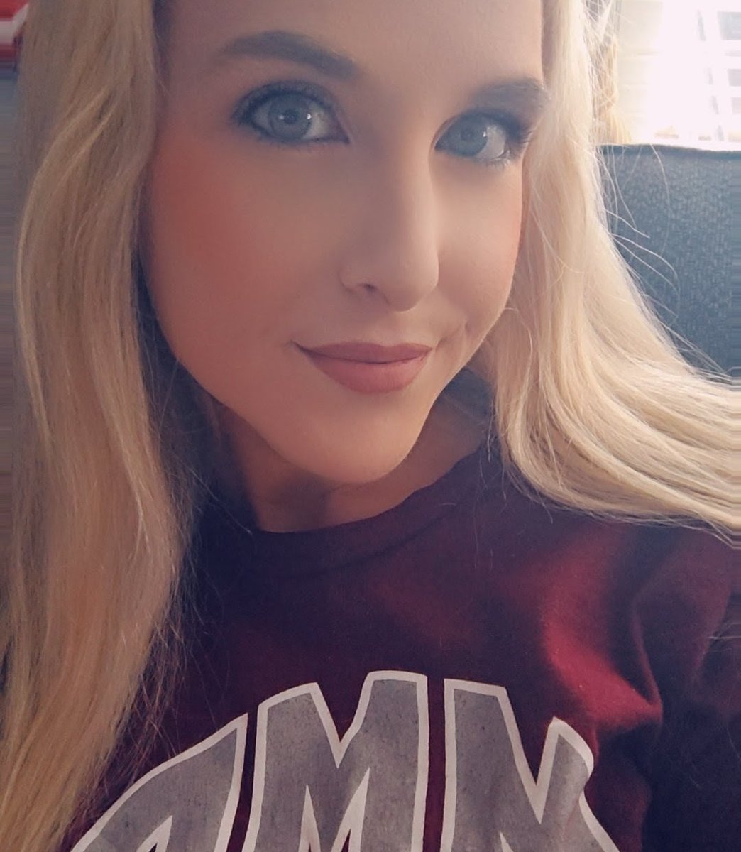 Who's up for a stream tonight? ♡
#twitch #twitchstreamer #twitchkittens #gamergirl