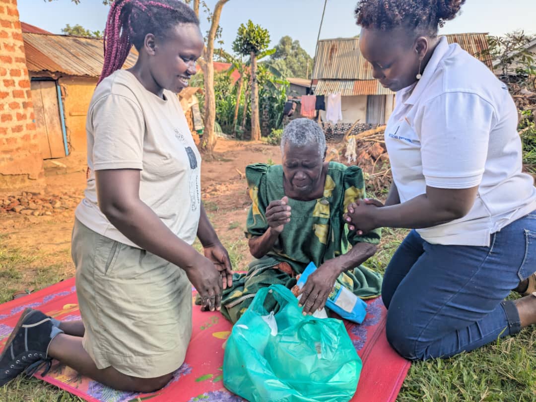 GoshensN's tweet photo. Sharing God's love with the critically vulnerable through giving. The beneficiaries know it is God's hand working through you our partners and so the also thank God for using you. Let's continue being God's hand and foot to reach out. https://t.co/vg8S4ccvUT