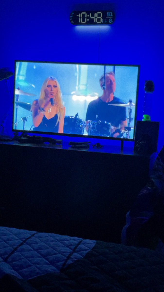 ReelDawg75's tweet photo. Not me tearing up during the Soundgarden #RockHallInduction https://t.co/eNJ7CruMT1