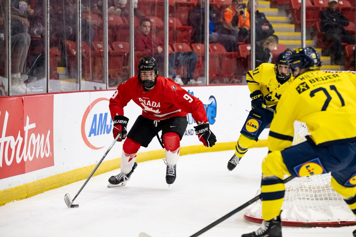 Just a couple kids from the rock turned world champions 🥇 

Shoutout to Ben Veitch and Quinn Norman on capturing the gold medal with Team Canada Red at the U17 world challenge!

Unite. Inspire. Defend.