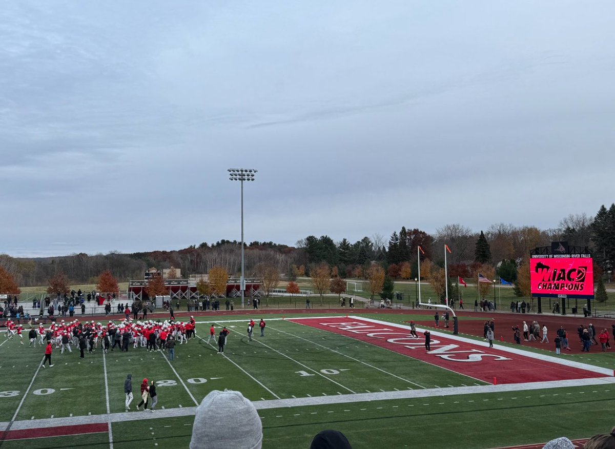 ryanmoelter21's tweet photo. Thank you @CoachWalkerRF for the great game-day visit! Congratulations @UWRFFootball on the great win for the WIAC championship! I had a great time! 

@PrepRedzoneMN @OJW_Scouting @RyanBurnsMN https://t.co/UmqajMsay6