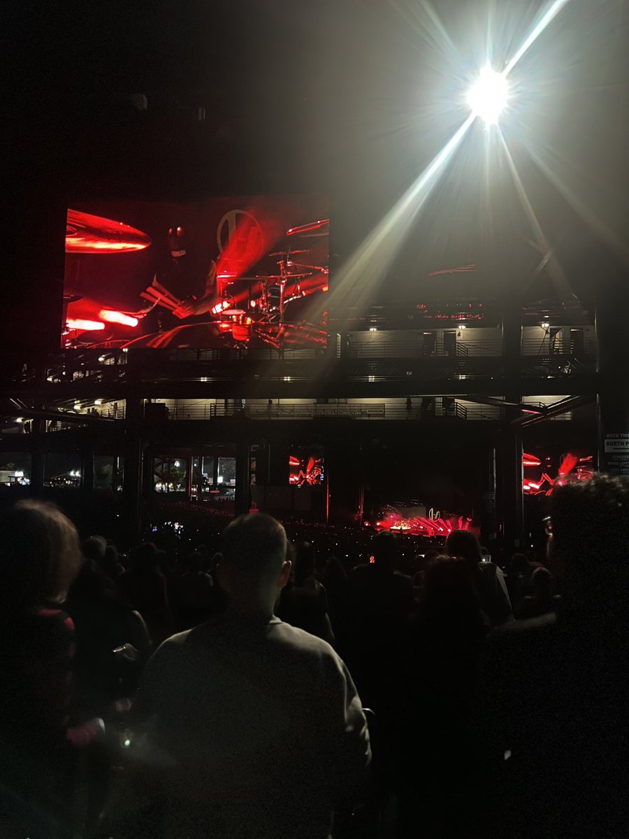 ellesbrr's tweet photo. also i did see twenty one pilots in september 🫡 https://t.co/FGHysRLP3u