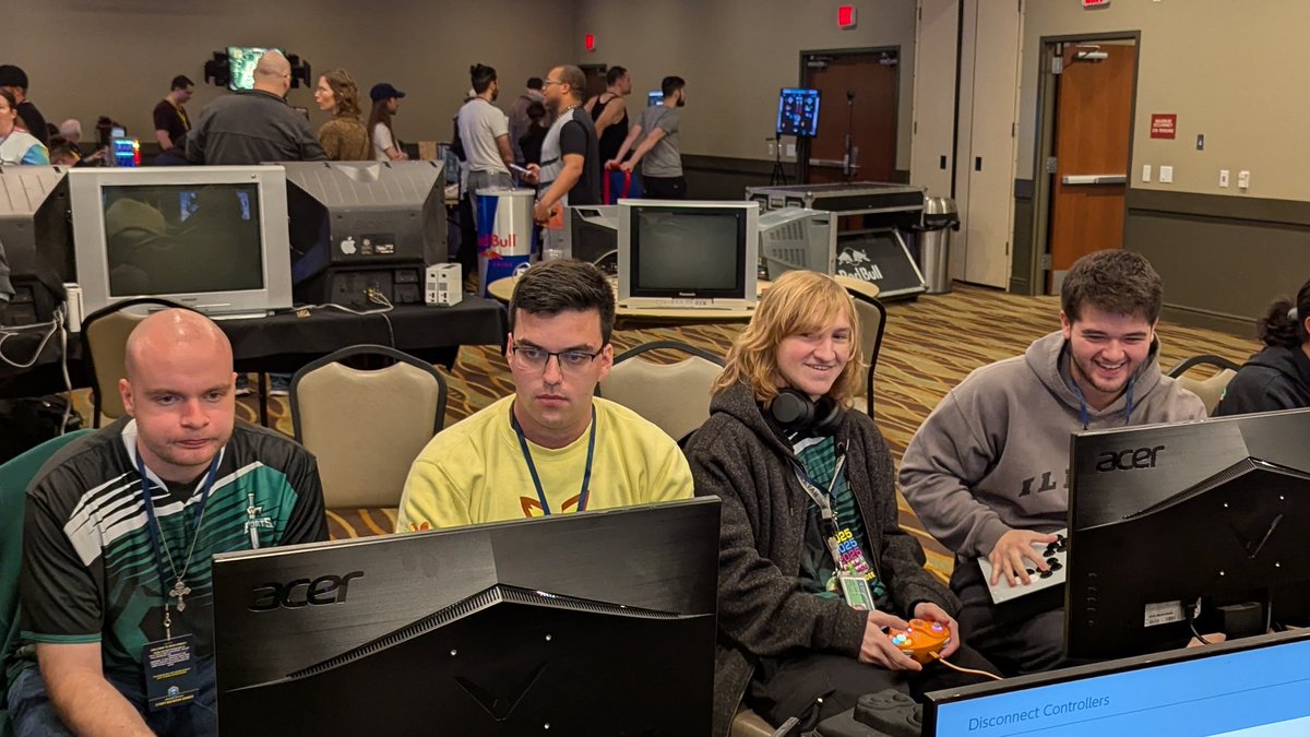 With the smash team at <a href="/DashDanceIL/">Dash Dance</a> day 2 tomorrow 🥊