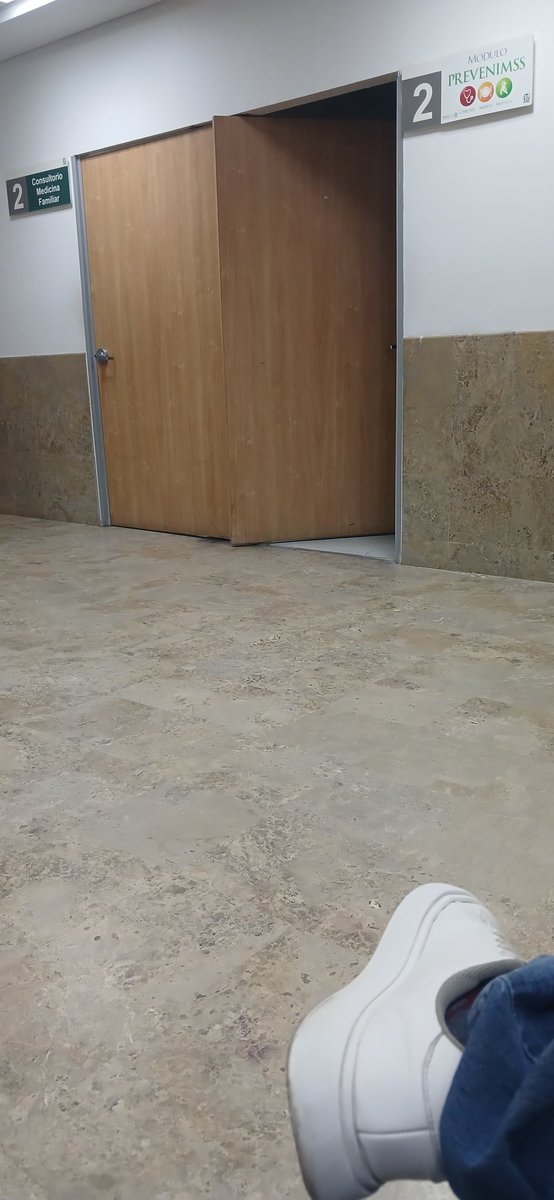 JcrosasG's tweet photo. Hola @SSalud_mx vine a la clinica de la UMF 18 de la ciudad de tijuana y me dicen que los rayos X no sirven y me dieron cita hasta el proximo año 😞  me ayudarian por favor.  Gracias 🙏 https://t.co/UBcuORPPv8