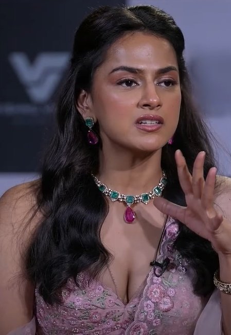 G5SQ8IhbIAEdIf_?format=jpg&name=small