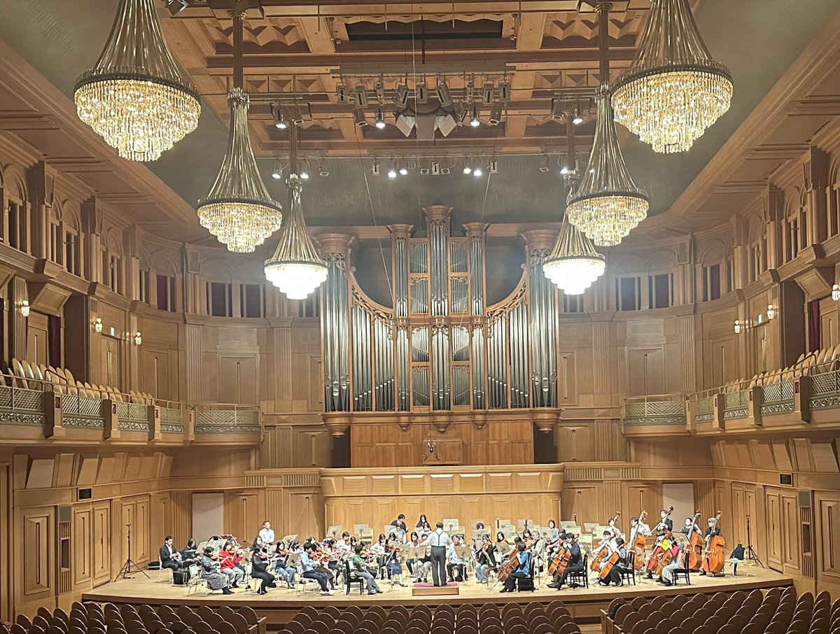 senriphil's tweet photo. 14時開演です。
足元お気をつけてお越しください https://t.co/UNklpshFGV