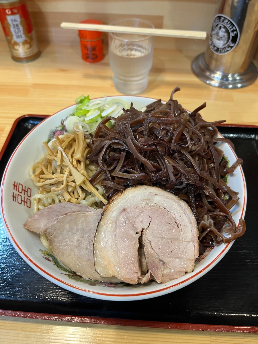ghbc256's tweet image. 今日の麺

天童製麺
油そば 特大 500g

トッピング
・X100(黒キクラゲ)
・X200(でるちゃー)
・X300(和え玉 写真撮り忘れ)