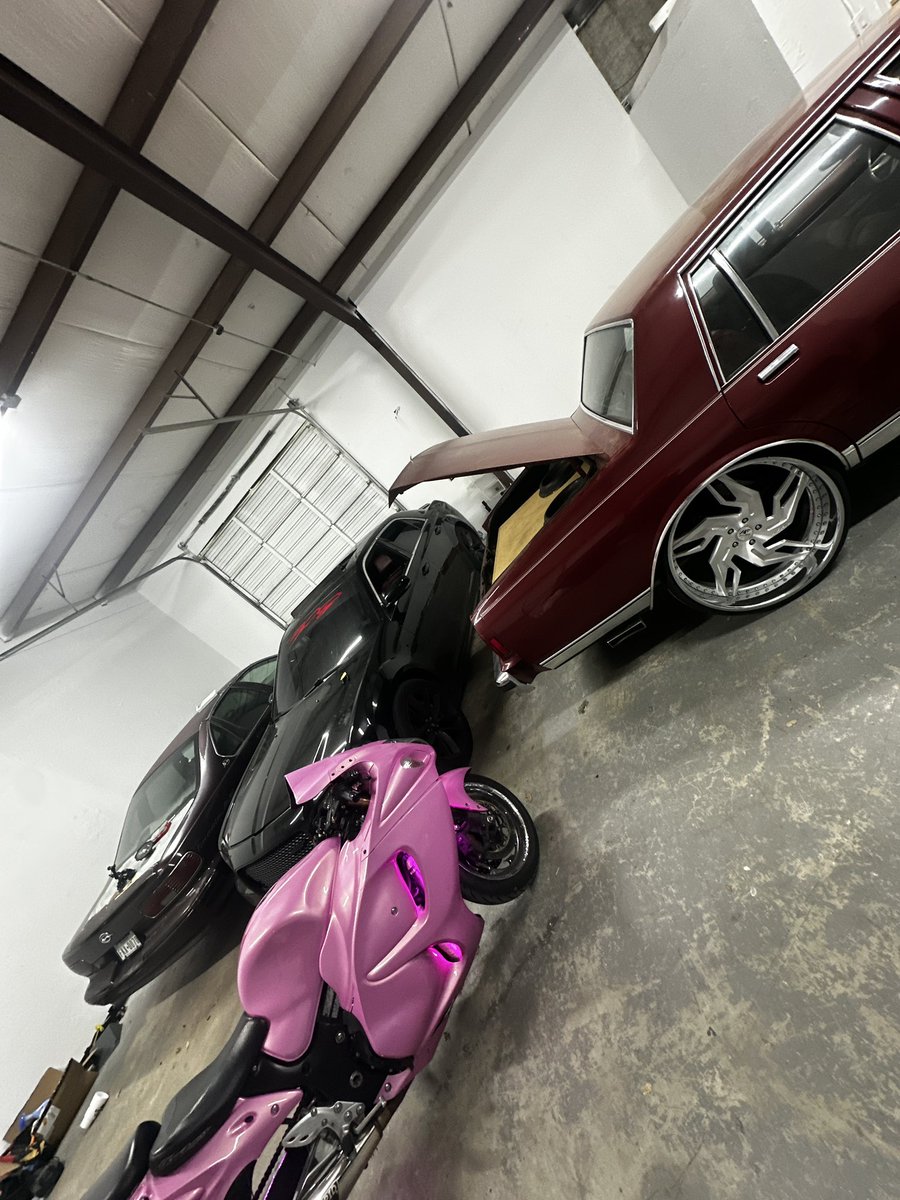 live life bitch 💰 tweet media