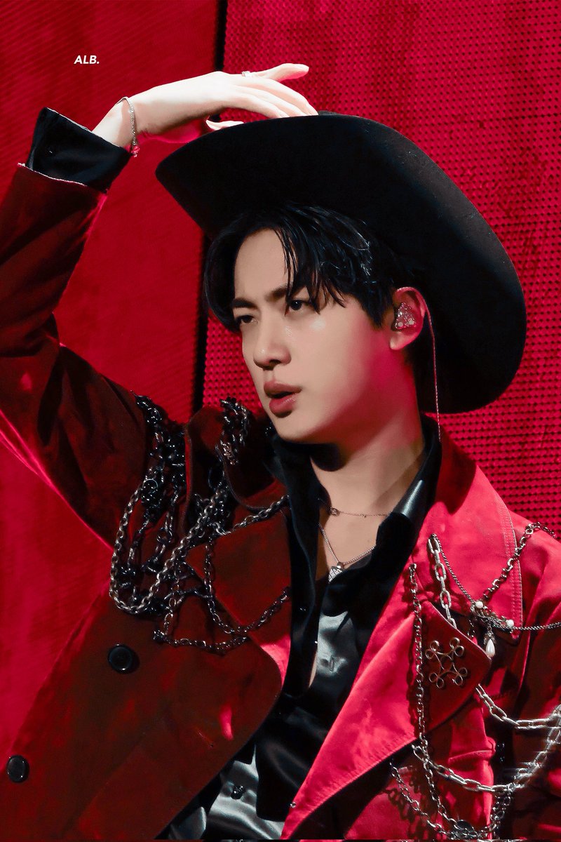 I vote #Jin for #2025MAMAVOTE