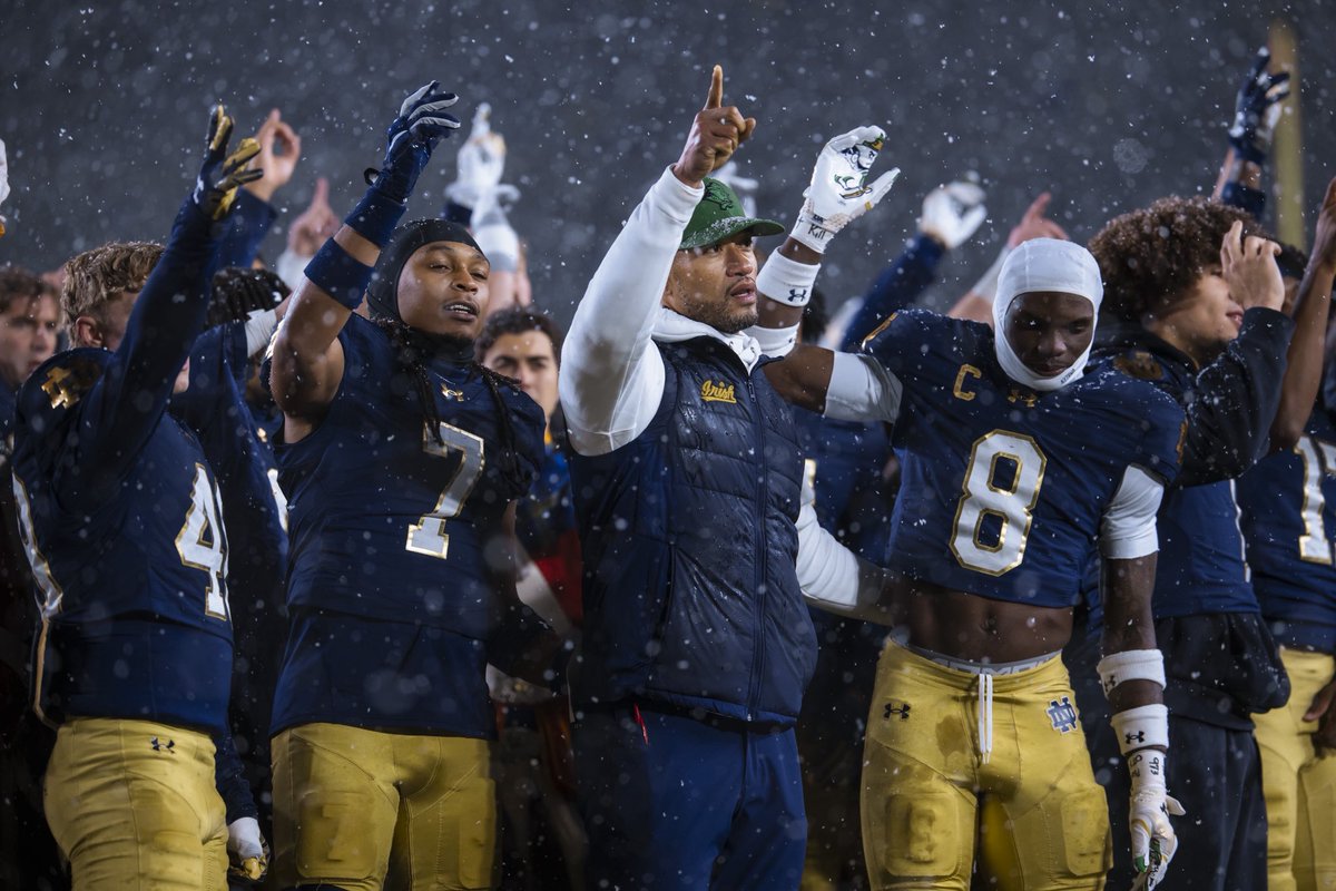 NDFootball's tweet photo. LOVE THEE ☘️❄️

#GoIrish☘️ https://t.co/zZooJq73zx