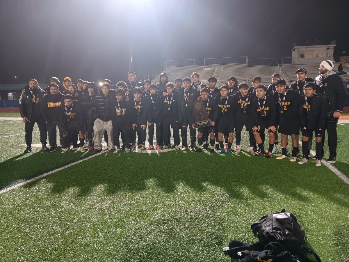 Tim_OBrien10's tweet photo. Naperville North 3 St Laurence 2 Final  (5-4 PKs)
StL loses heartbeaker in Class 3A state championship game. Bumped up to 3A this season, Vikings earn program's all-time best finish. Quite the run for a talented squad. https://t.co/SaaJ26SIiD