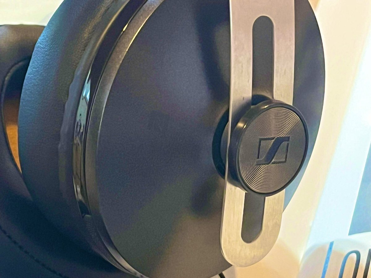 ゼンハイザー Momentum Wireless M2 AEBT！ ヒロトとほぼ同じの届いた