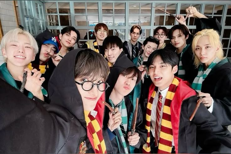 I vote for #SEVENTEEN on #2025MAMAVOTE