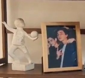 พึ่งดูจริงจัง  ดูครั้งแรกม่วนเรื่องบัตรอยู่   มองแต่กั๊บๆ  แม่ไม่เห็นไบร์ทกลัฟ  เจ้าเด็กแฝดของแม่ได้ยังไง   อยู่เคียงข้างกันเสมอเจ้าลูกชายทั้งสอง