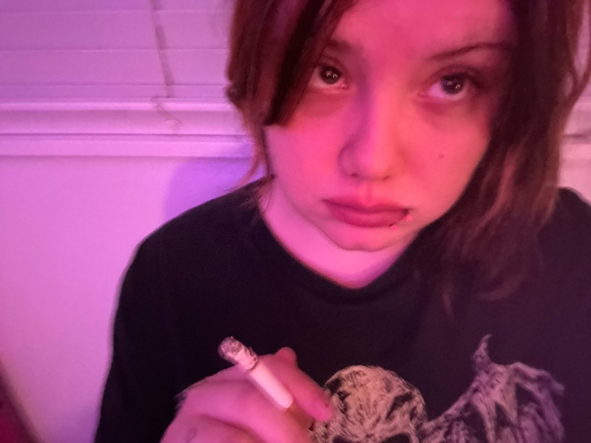 candyflip666's tweet photo. i’m doing calls , customs or any content for 15$ rn lmk asap #buyingcontent #sellingcontent https://t.co/Mn9YIYLi8d
