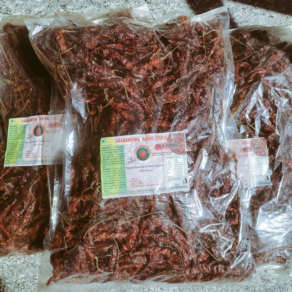 OuroKenobi's tweet image. 3 kg of dried Sirarakhong chillies at ₹1k per kg, delivered straight from the village where they grow. Local, sun dried, fire-ready. Winter is coming! 
___                                    __
#VocalForLocal