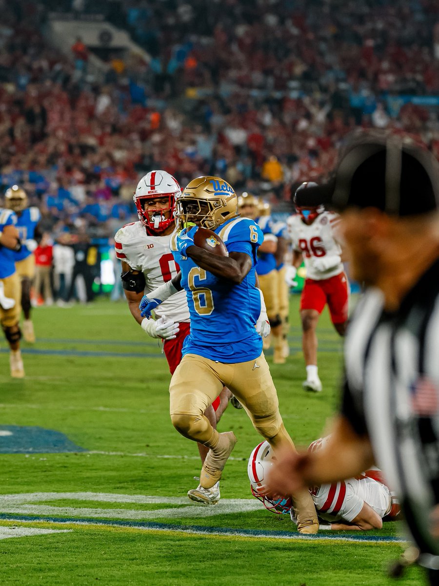 UCLAFootball's tweet photo. Put on the afterburners 🔥🔥🔥

#GoBruins | @Anthony5k_ https://t.co/Ah3KbxV16b
