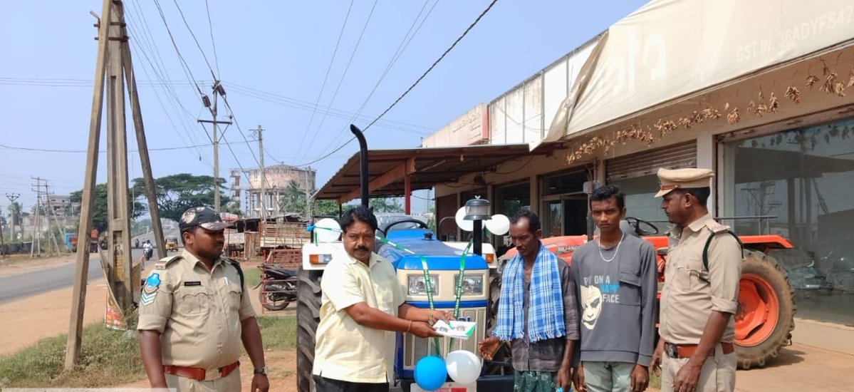 DFOKMM's tweet image. 🚜 VSS Chandraipalem members purchased an Auto &amp;amp; Tractor to strengthen community livelihood &amp;amp; support forest activities.🌿
With Forest Department support - a step towards self-reliance &amp;amp; sustainable development!💚

#Kmm #ForestDepartment #VSS #CommunityEmpowerment #Sustainability