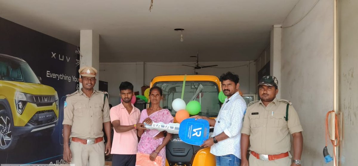 DFOKMM's tweet image. 🚜 VSS Chandraipalem members purchased an Auto &amp;amp; Tractor to strengthen community livelihood &amp;amp; support forest activities.🌿
With Forest Department support - a step towards self-reliance &amp;amp; sustainable development!💚

#Kmm #ForestDepartment #VSS #CommunityEmpowerment #Sustainability