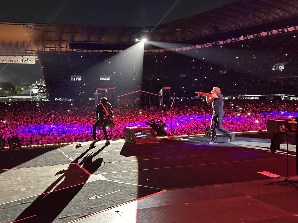 deljamesgang's tweet image. Rock action Mexico City!!