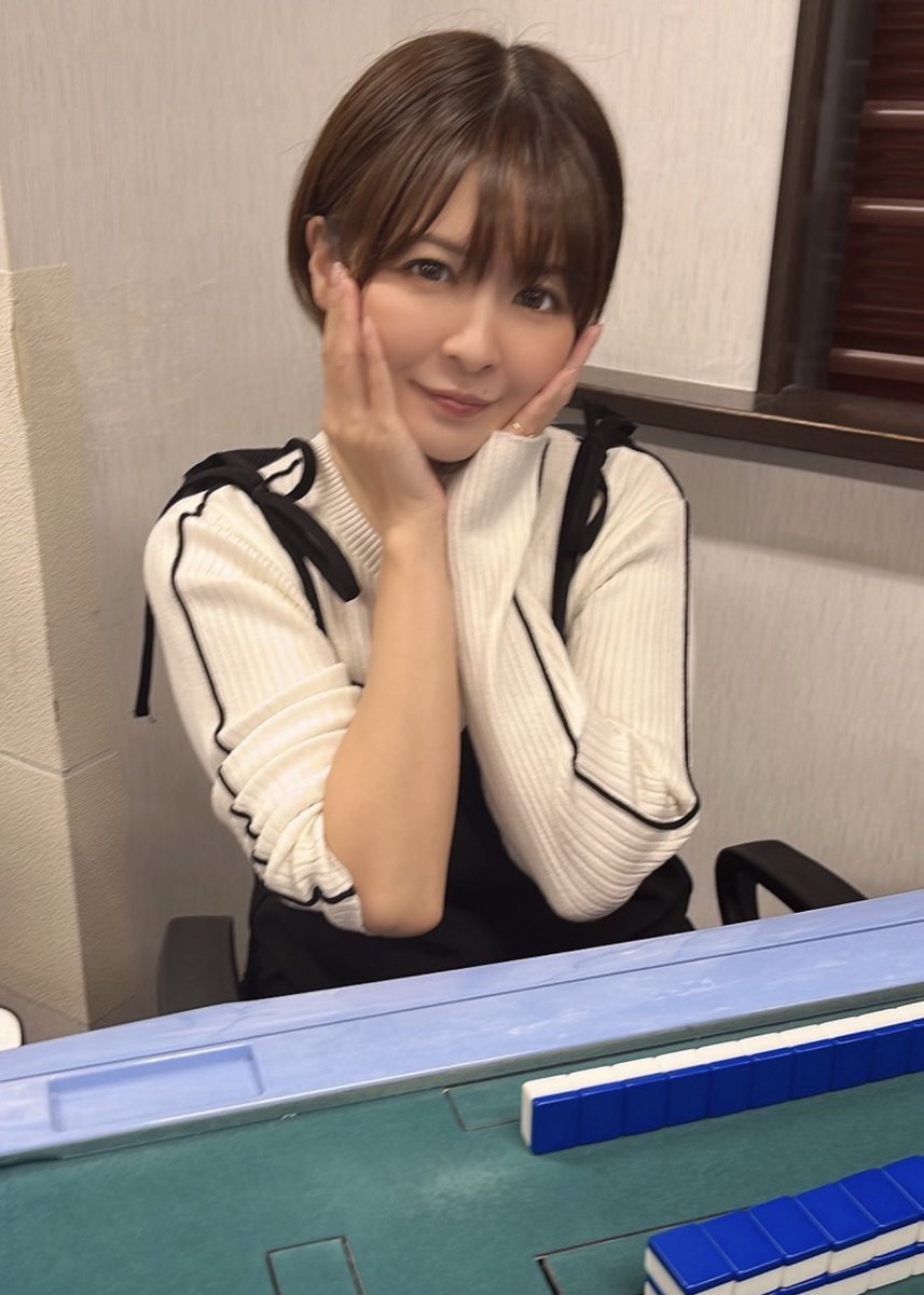 strawberry_cup9's tweet image. お陰様で欠員も無く大会が始まりました😊
４人のゲストたちも参加者さまと一緒に盛り上げつつ麻雀を楽しんでいます😃
