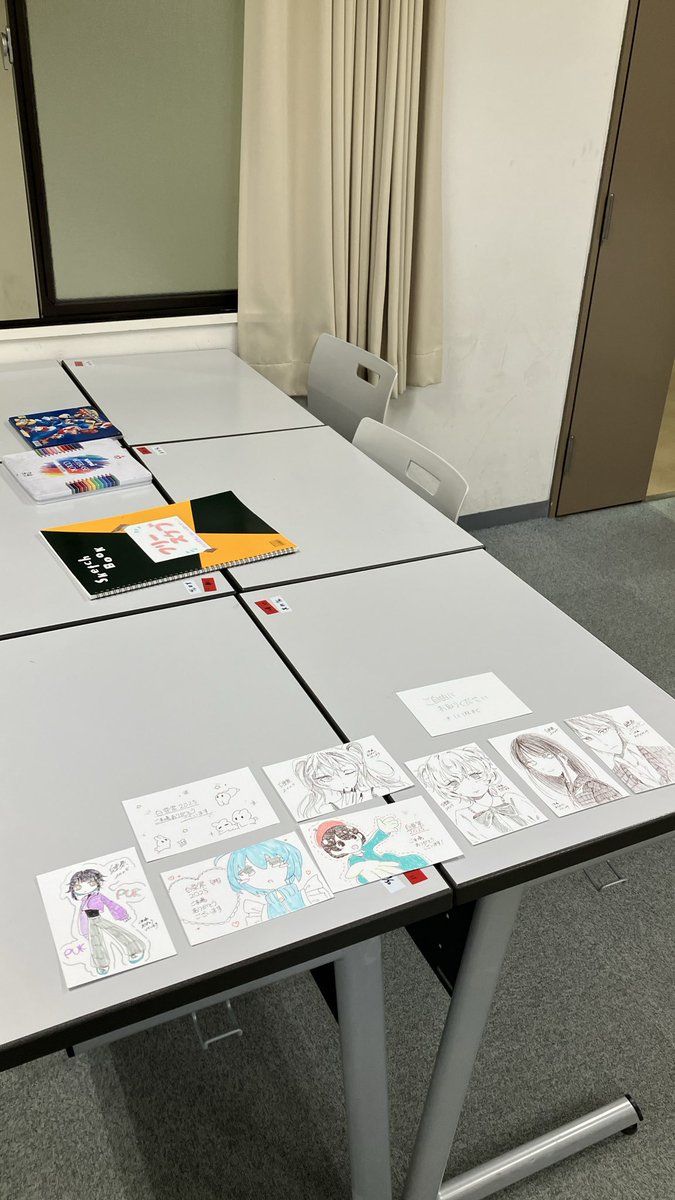 pukarth30's tweet photo. 白亜祭2日目も12番教室にて作品を展示しております！🌸
消しゴムはんこを押して遊んでいただけるコーナーやスケッチブックにお絵描きしていただけるスペースもご用意しております🎨
遊びにきてくださいね✨ https://t.co/L0NLtUWURL