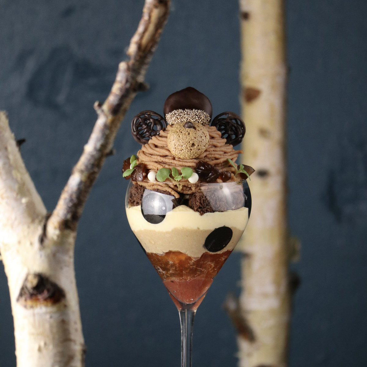 夜パフェ専門店 Number Kuma

━━━━━新作パフェ━━━━━

『 Number Kumaron 』

秋深まる森の中
クマは栗の木の下で、
小さな影を見つけた。

近づいてみると、
つやつやした栗がひとつ。

クマは思わず、ほっぺがゆるむ
ころんと可愛い秋の贈りもの。

11/10スタートです。