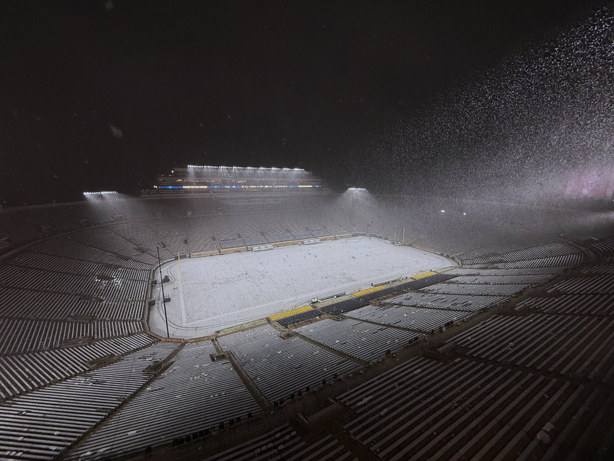 JenStopTV's tweet photo. November football ❄️
#notredame #irish https://t.co/wsIH4wv16H