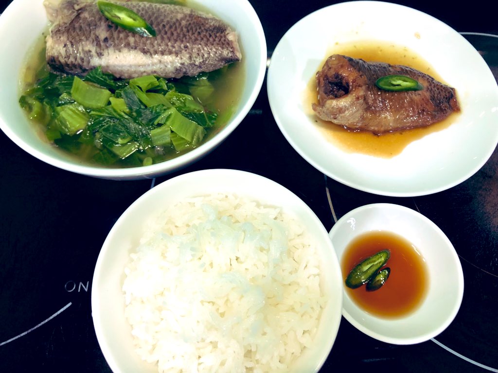 Loan1258's tweet photo. I like simple traditional Vietnamese meals !
I have anabas fish cooked with green vegetables and braised anabas fish. 🐠
Please, X Fam! 🥰
#TraditionalMeals #LikeFish #Rice https://t.co/pogON58WNp